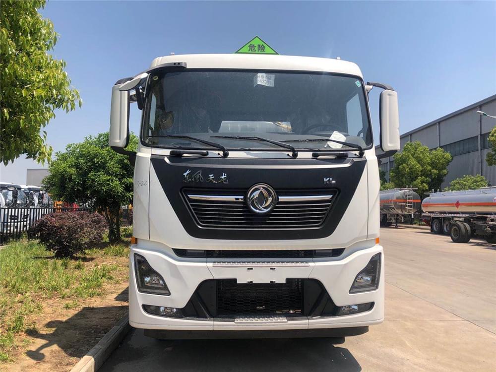 國(guó)六東風(fēng)天龍前四后八25.2方油罐車(chē)